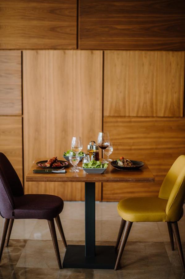 Hotel Nais Ниш Экстерьер фото